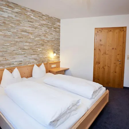 Pensión Auer 4*